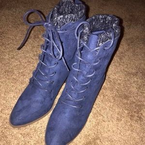 Cuffed lace up boot/heel